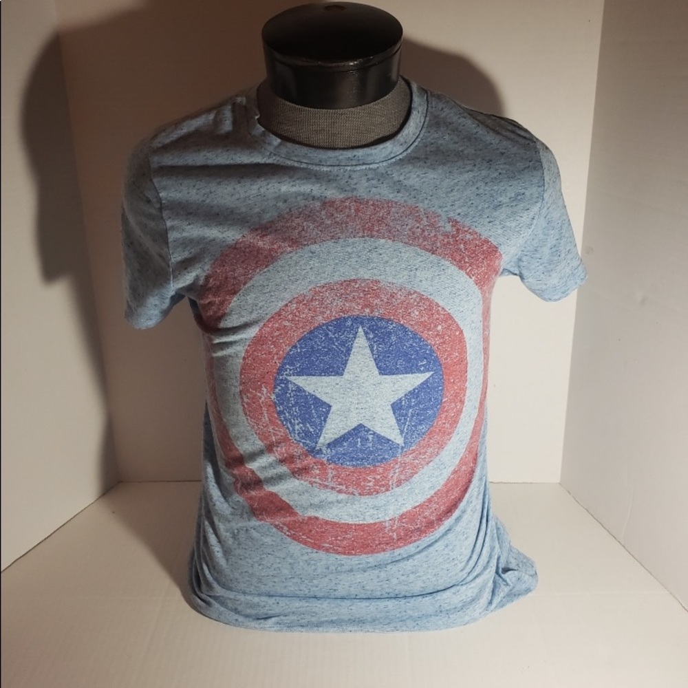 Women's tshirt 

Size Large 
 
Color  blue